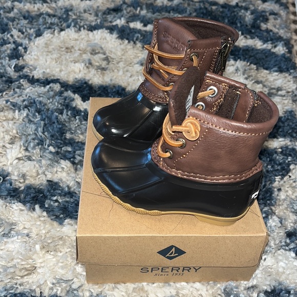 Lightly used Kids SPERRY Boots size 6M - Picture 7 of 7